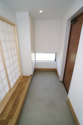 「土間のある家」来客があった時でも、玄関でゆっくりとお話ができます